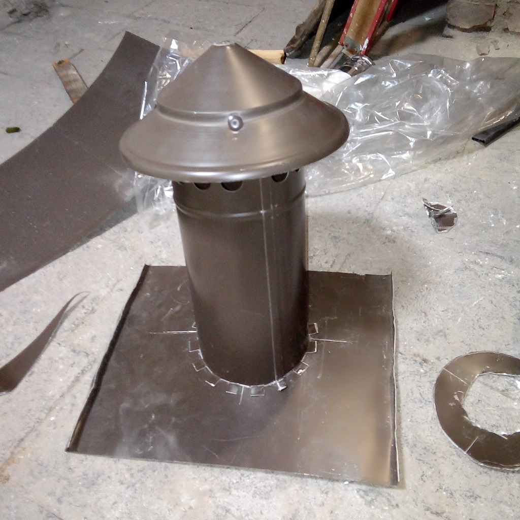 Costruzione e posa in loco di comignolo